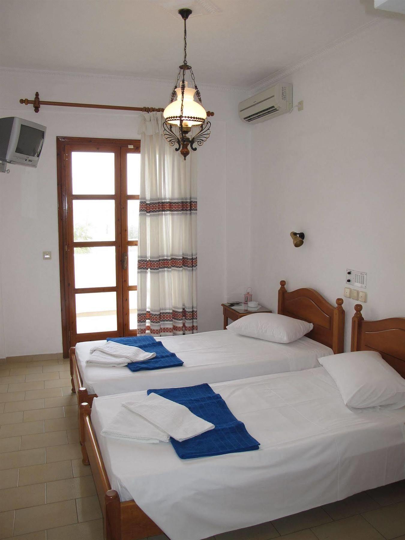 Santa Elena Otel Kamári Dış mekan fotoğraf